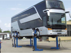 Three_in_a_row_10-mobile_column_lifts_370x245